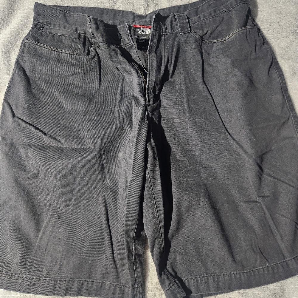 The North Face Men's Flat Front Shorts - Charcoal Gray